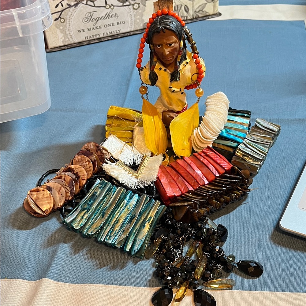 Scrap lot, jewelry and figurine, 2.43 lbs, lot 07257